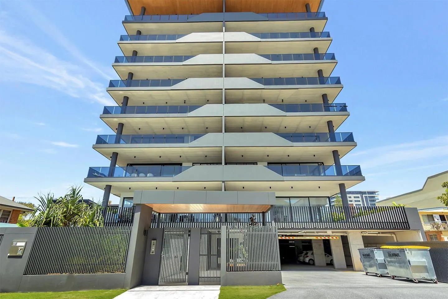 5Th Floor Beachside Ocean View With Wi-Fi, Pool And Gym Gold Coast Australia