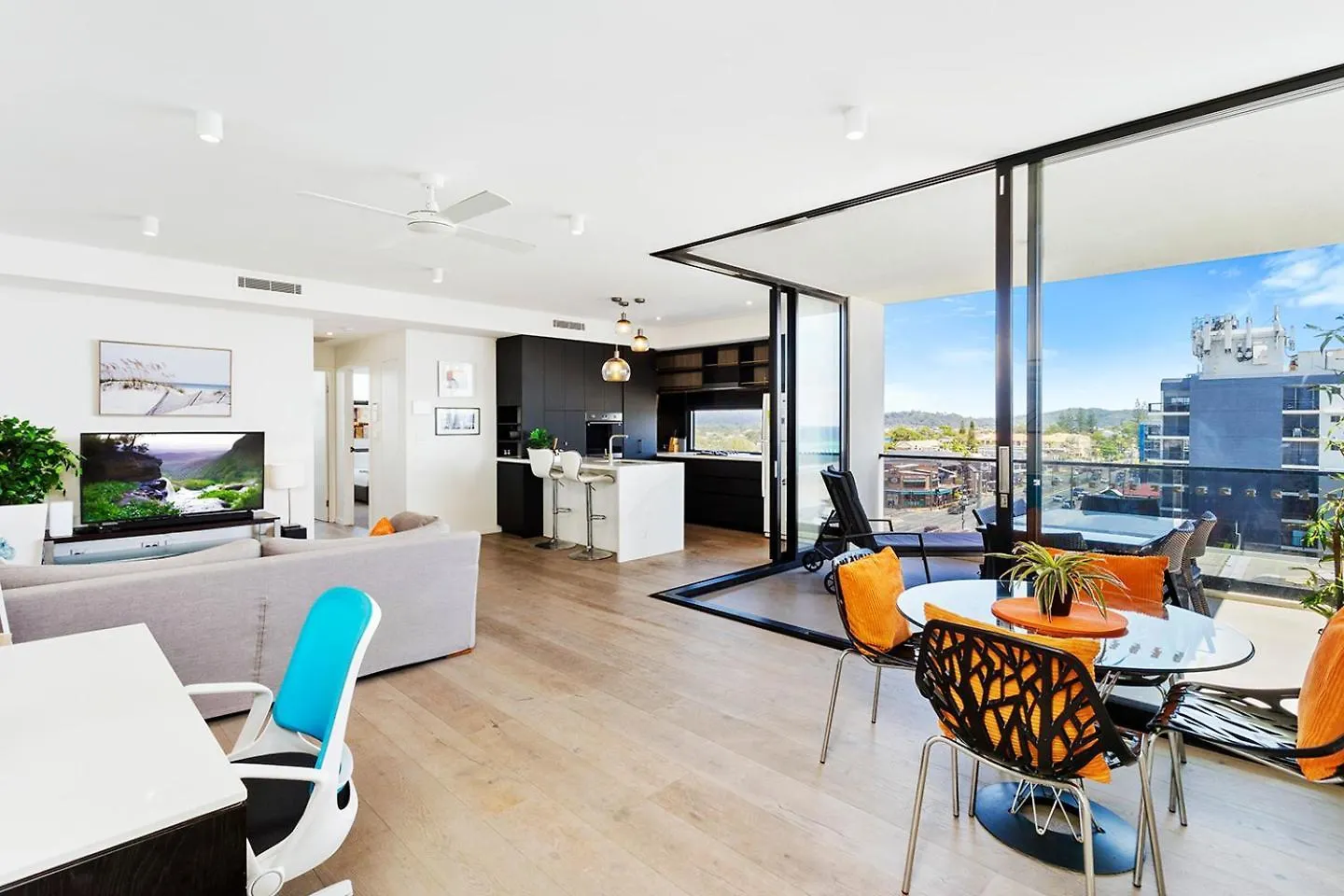 Apartment 5Th Floor Beachside Ocean View With Wi-Fi, Pool And Gym Gold Coast